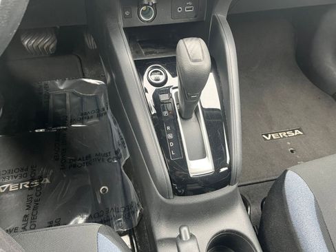 Used 2025 Nissan Versa SV FWD image 39