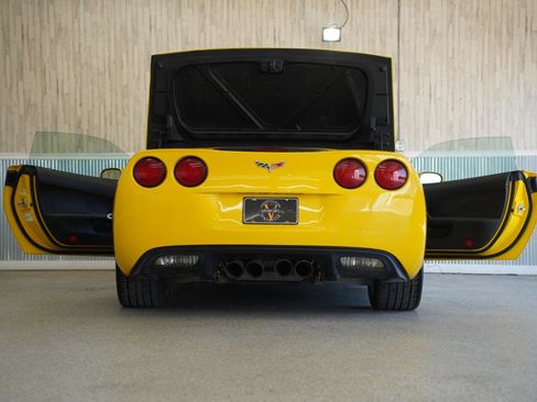 Used 2006 Chevrolet Corvette Convertible w/ Preferred Equipment Group image 44