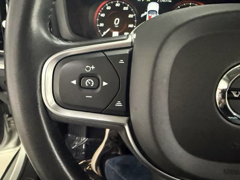 Used 2020 Volvo V60 T5 Momentum FWD image 23