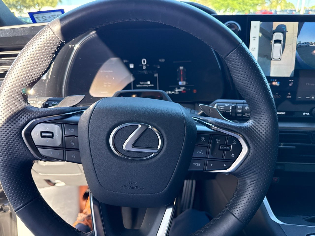 Used 2025 Lexus TX 500h AWD w/ Technology Package image 11
