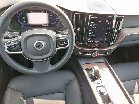 Used 2024 Volvo XC60 T8 Plus w/ Protection Package Premier AWD/4WD image 11