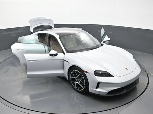 Used 2025 Porsche Taycan RWD image 34