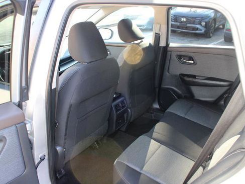 Used 2022 Nissan Rogue SV AWD/4WD image 13