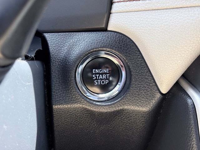 Used 2019 Toyota RAV4 XLE w/ Convenience Package AWD/4WD image 17