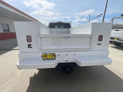Used 2024 RAM 3500 Tradesman w/ Chrome Appearance Group AWD/4WD image 7