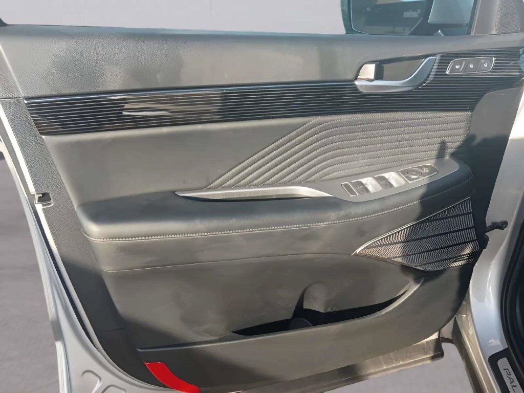 Used 2025 Hyundai Palisade Calligraphy AWD/4WD image 14