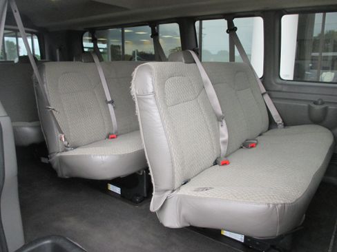 Used 2025 Chevrolet Express 3500 LT w/ LT Preferred Equipment Group RWD image 10