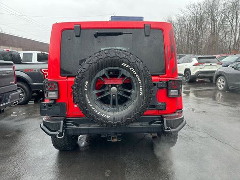 Used 2017 Jeep Wrangler Unlimited Sahara image 6