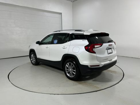 Used 2022 GMC Terrain SLT w/ Infotainment Package II image 22