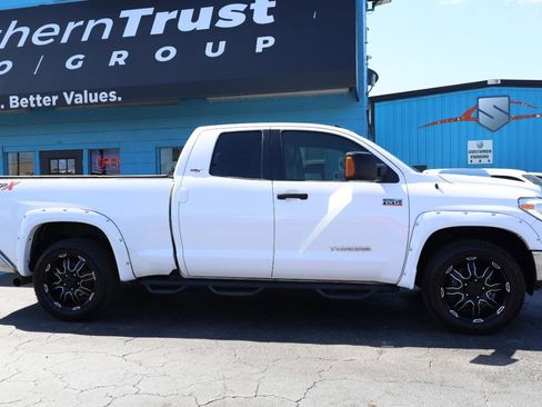 Used 2015 Toyota Tundra SR5 w/ SR5 Upgrade Package image 5