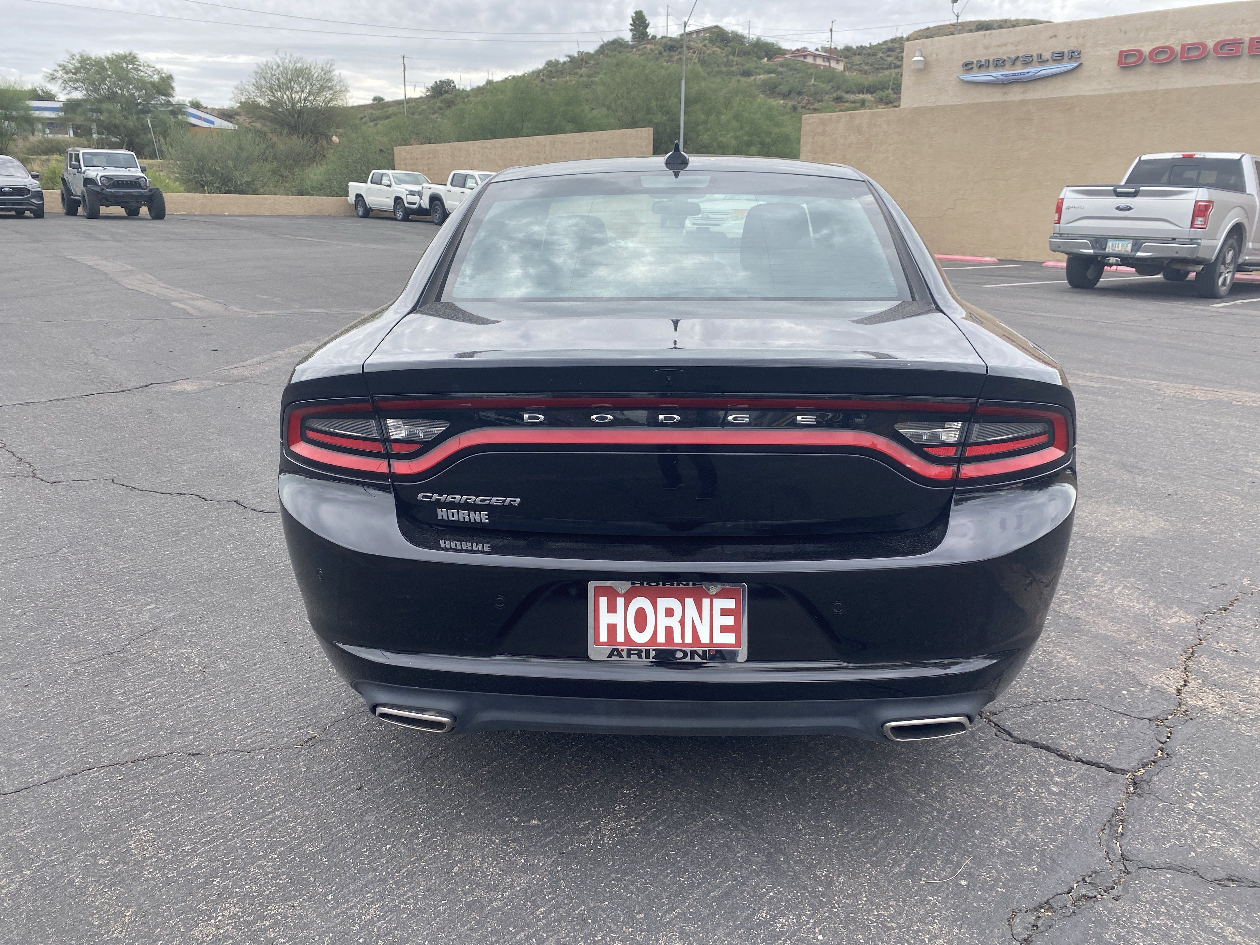 Used 2023 Dodge Charger SXT RWD image 3