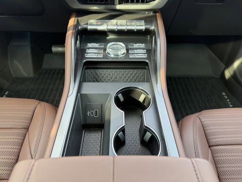 New 2026 Lincoln Nautilus Reserve AWD/4WD image 19