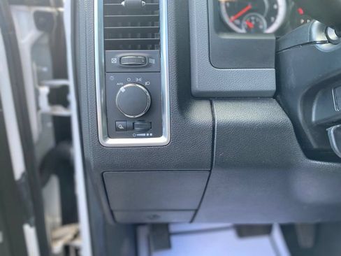 Used 2018 RAM 1500 Classic SLT AWD/4WD image 26