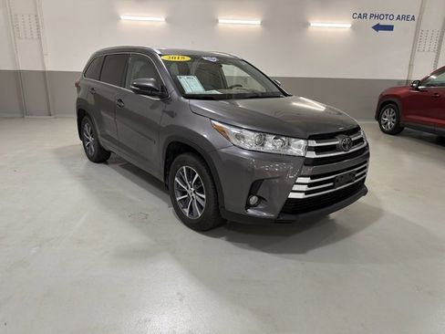 Used 2018 Toyota Highlander XLE w/ Protection Package #3 image 3