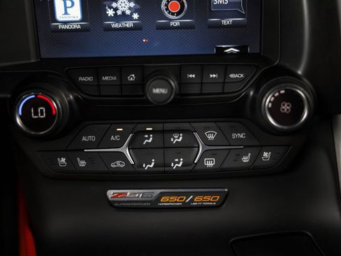 Used 2015 Chevrolet Corvette Z06 w/ 3LZ Preferred Equipment Group RWD image 28
