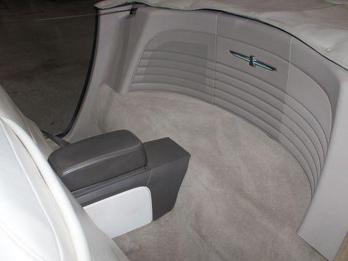 Used 2005 Ford Thunderbird 50th Anniversary RWD image 8