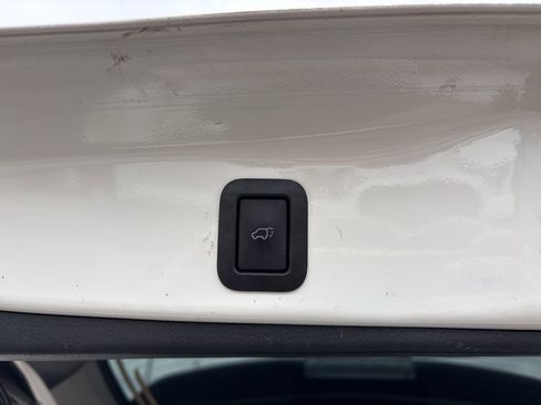 Used 2018 Toyota Highlander Limited image 31