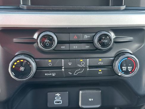 New 2025 Ford F550 4x4 SuperCab Super Duty image 3