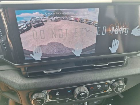 Used 2024 Jeep Wrangler Unlimited Sport AWD/4WD image 26