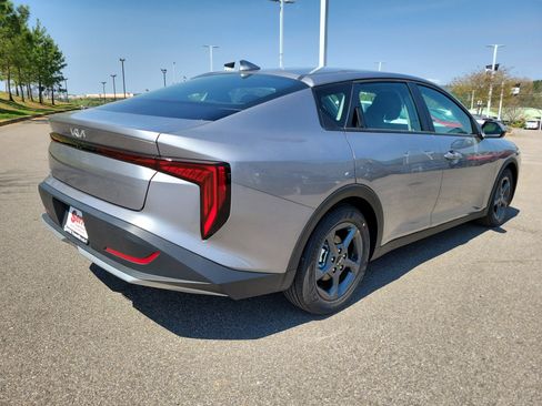 New 2026 Kia K4 LXS image 21