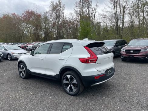 Used 2023 Volvo XC40 B5 Plus AWD/4WD image 8