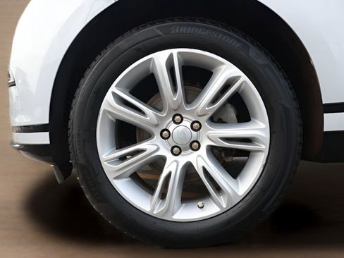 Used 2020 Land Rover Range Rover Velar S image 21