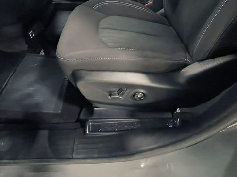 Used 2024 Chrysler Pacifica Touring FWD image 25