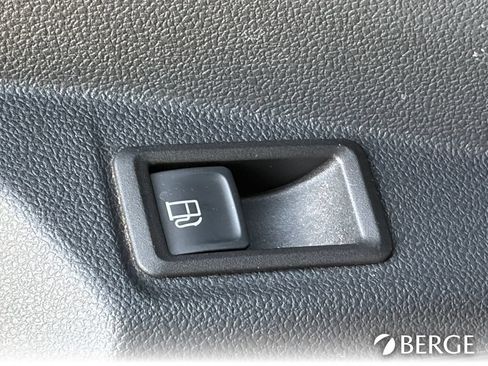 Used 2024 Volkswagen Taos SE FWD image 21