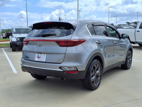 Used 2022 Kia Sportage LX w/ LX FWD Value Edition Package image 6