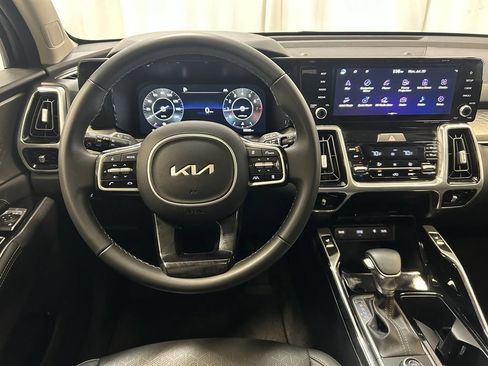 Used 2023 Kia Sorento SX FWD image 3