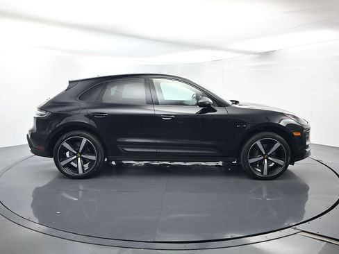 Certified 2025 Porsche Macan AWD/4WD image 16