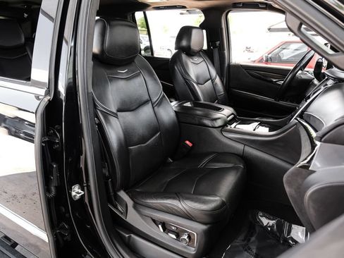 Used 2020 Cadillac Escalade ESV Platinum RWD image 36