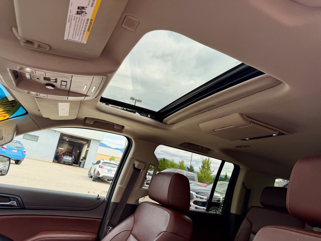 Used 2020 Chevrolet Suburban Premier AWD/4WD image 15