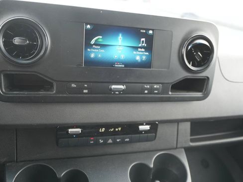 Used 2024 Mercedes-Benz Sprinter 2500 image 14