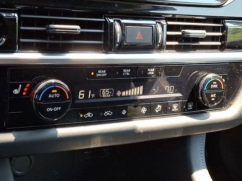 Certified 2025 Nissan Pathfinder SV w/ SV Premium Package AWD/4WD image 19