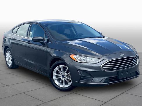 Used 2019 Ford Fusion SE FWD image 3