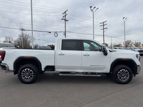 Used 2025 GMC Sierra 2500 SLT w/ LPO, GMC Protection Package image 6