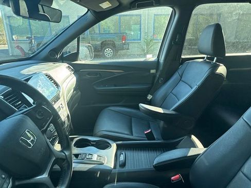 Used 2023 Honda Passport EX-L image 3