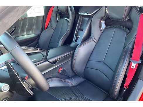 Used 2023 Chevrolet Corvette Stingray Premium Cpe w/ Z51 Performance Package image 17