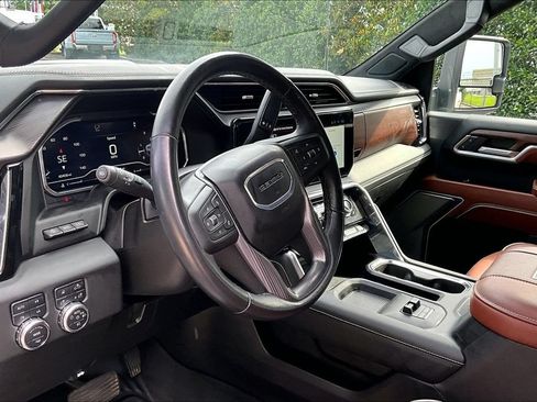 Used 2024 GMC Sierra 2500 Denali Ultimate AWD/4WD image 10