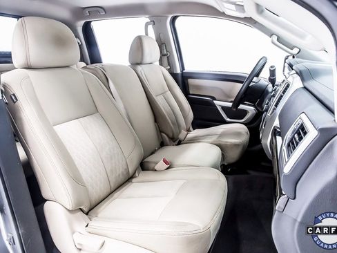 Used 2017 Nissan Titan SV image 30