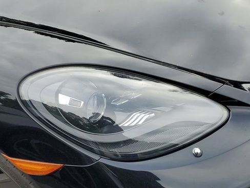 Used 2018 Porsche 718 Cayman S RWD image 9