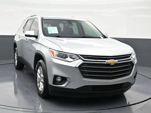 Used 2021 Chevrolet Traverse LT image 8