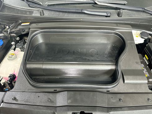 Used 2024 Hyundai Ioniq 6 SEL RWD image 35