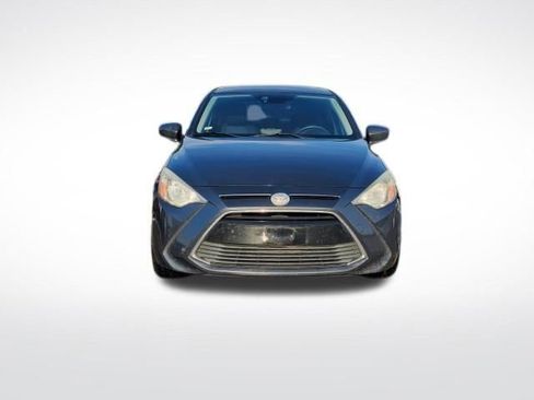 Used 2017 Toyota Yaris iA image 8