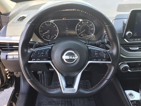 Used 2024 Nissan Altima 2.5 SR FWD image 11