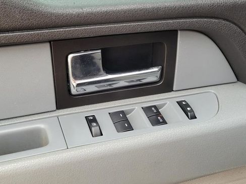 Used 2014 Ford F150 XLT w/ XLT Chrome Package image 16