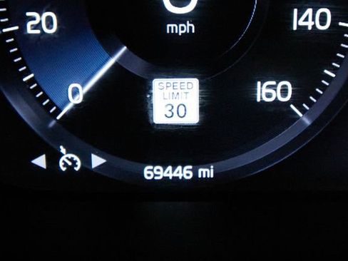 Used 2021 Volvo S60 T6 Momentum w/ Protection Package Premier image 5