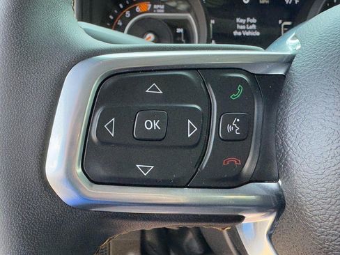 Used 2024 Jeep Wrangler Unlimited Sahara AWD/4WD image 18