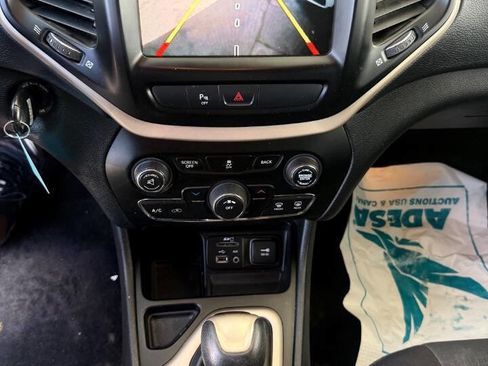 Used 2016 Jeep Cherokee Latitude w/ Safety/Convenience Group FWD image 26